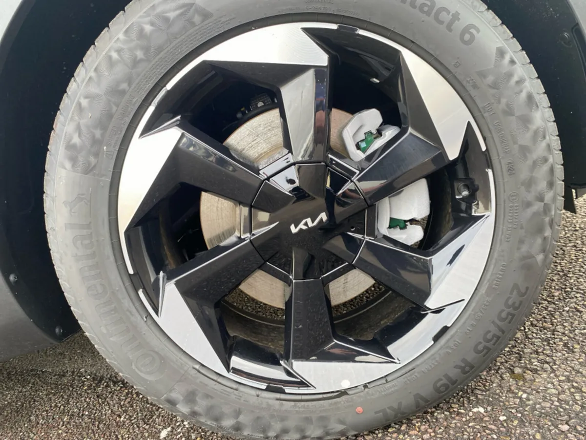 Kia Sorento PHEV PE SEM 5DR AUTO - Image 4