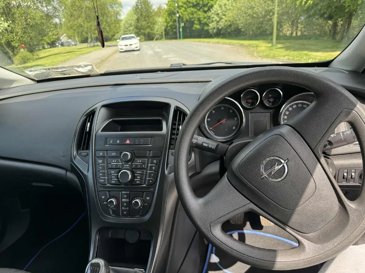 Opel Astra J 2014 1.3 CDTI - Image 2