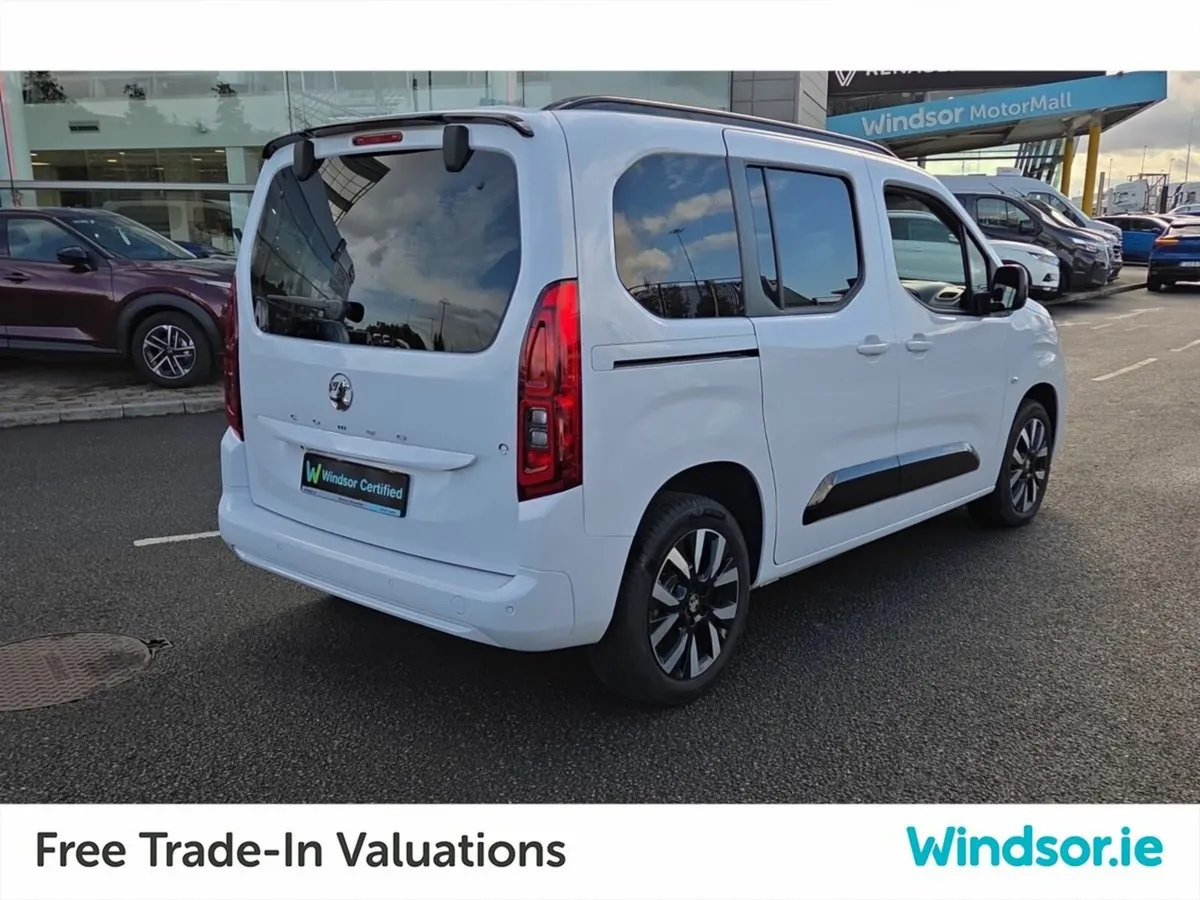 Vauxhall Combo Life Ultimate EV 50kWh - Image 3