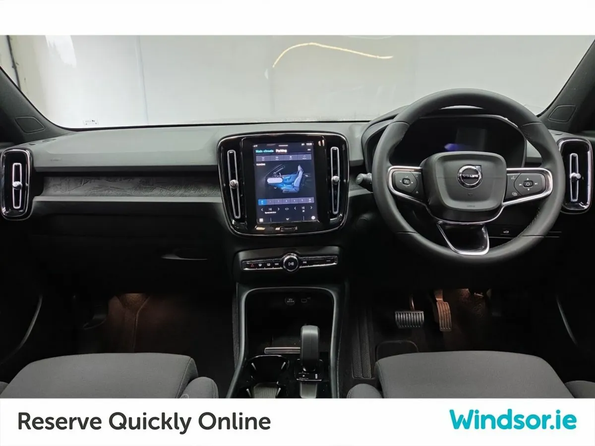 Volvo XC40 Core Recharge EV - Image 4