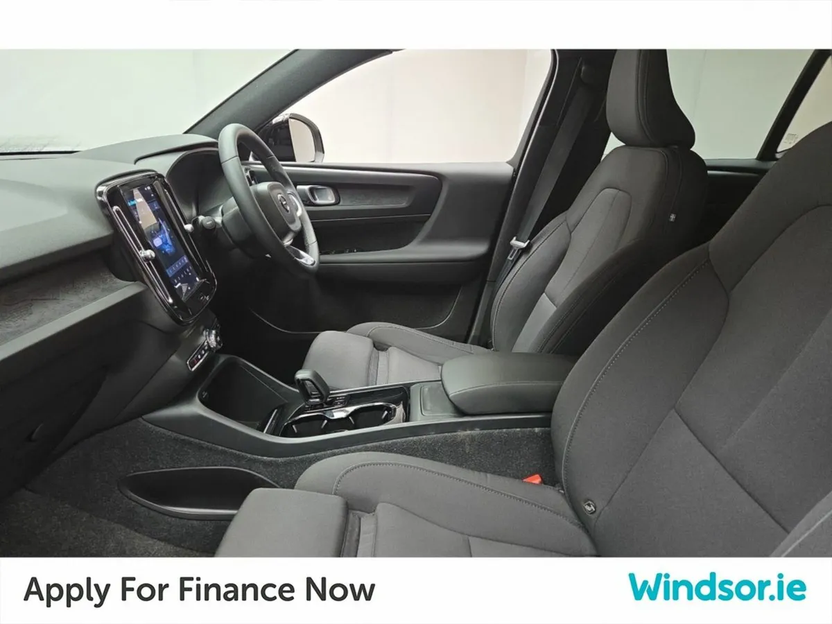 Volvo XC40 Core Recharge EV - Image 4