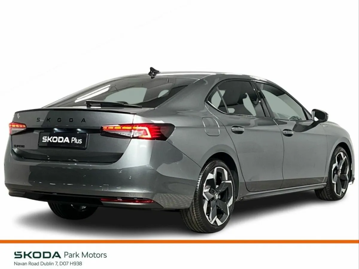 Skoda Superb Sportline DSG 2.0TDI 150BHP - Reversi - Image 3