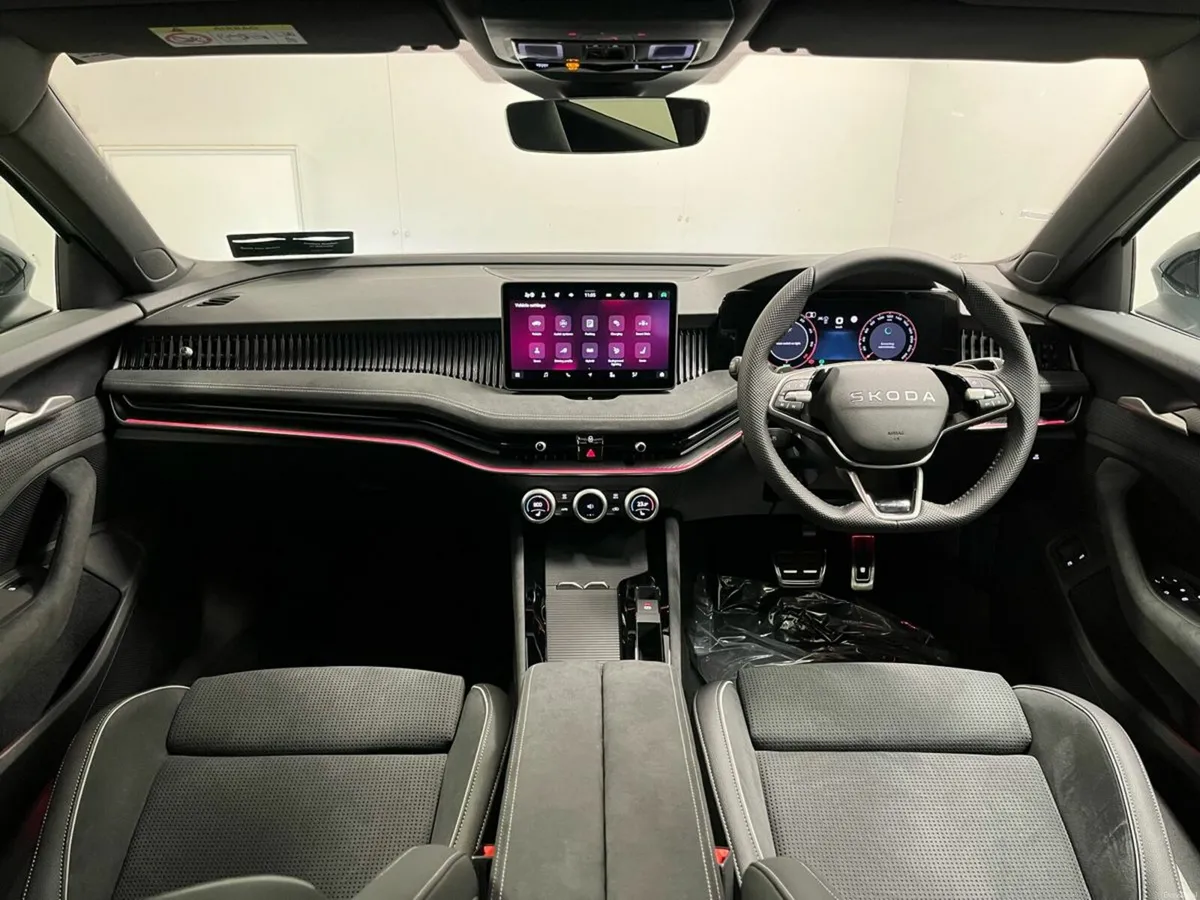 Skoda Superb Sportline Combi PHEV DSG 1.5TSI 204BH - Image 4