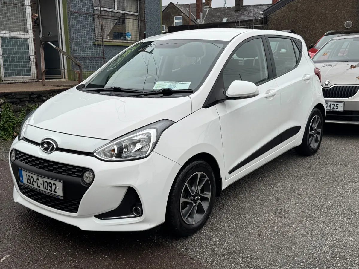 Hyundai i10 Deluxe very low mileage - Image 2