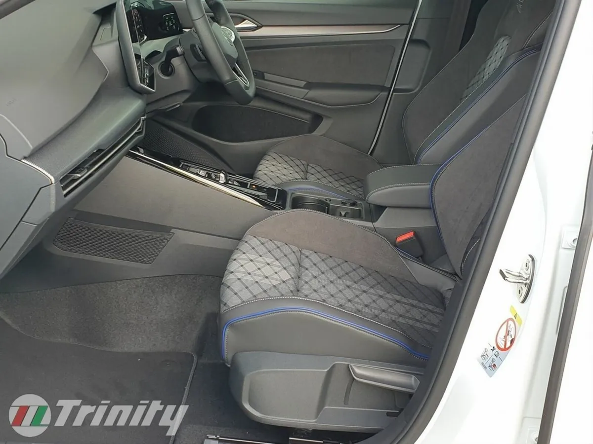 Volkswagen Golf ** R-LINE ** 2.0 TDI ** 150 BHP ** - Image 4