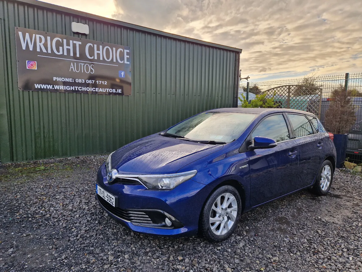 2017 Toyota Auris 1.8 Hybrid Luna (IRISH CAR) - Image 1