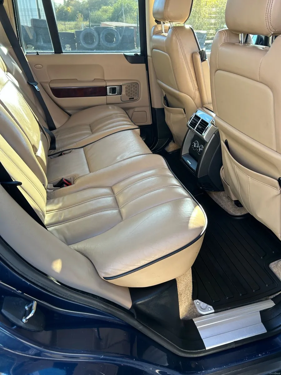 2011 Range Rover vogue - Image 4