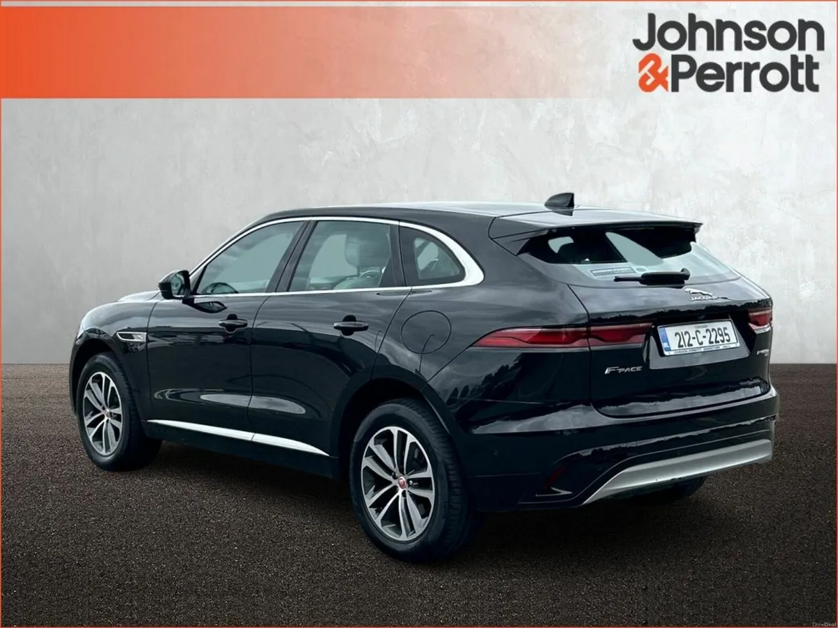 Jaguar F-Pace AWD 2.0 I4 PHEV 404 PS  Auto - Image 3