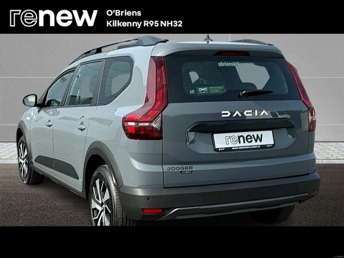 Dacia Jogger FULL HYBRID EXPRESSION 1.6 145 BHP AU - Image 3