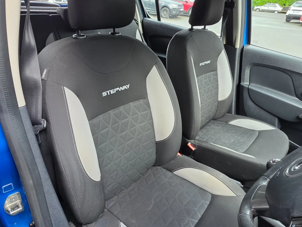 2016 Dacia Sandero Stepway 1.5 DCI SIGNATURE - Image 4