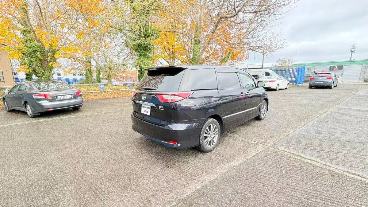 Toyota Estima 2.4 hybrid 7 Seater - Image 4