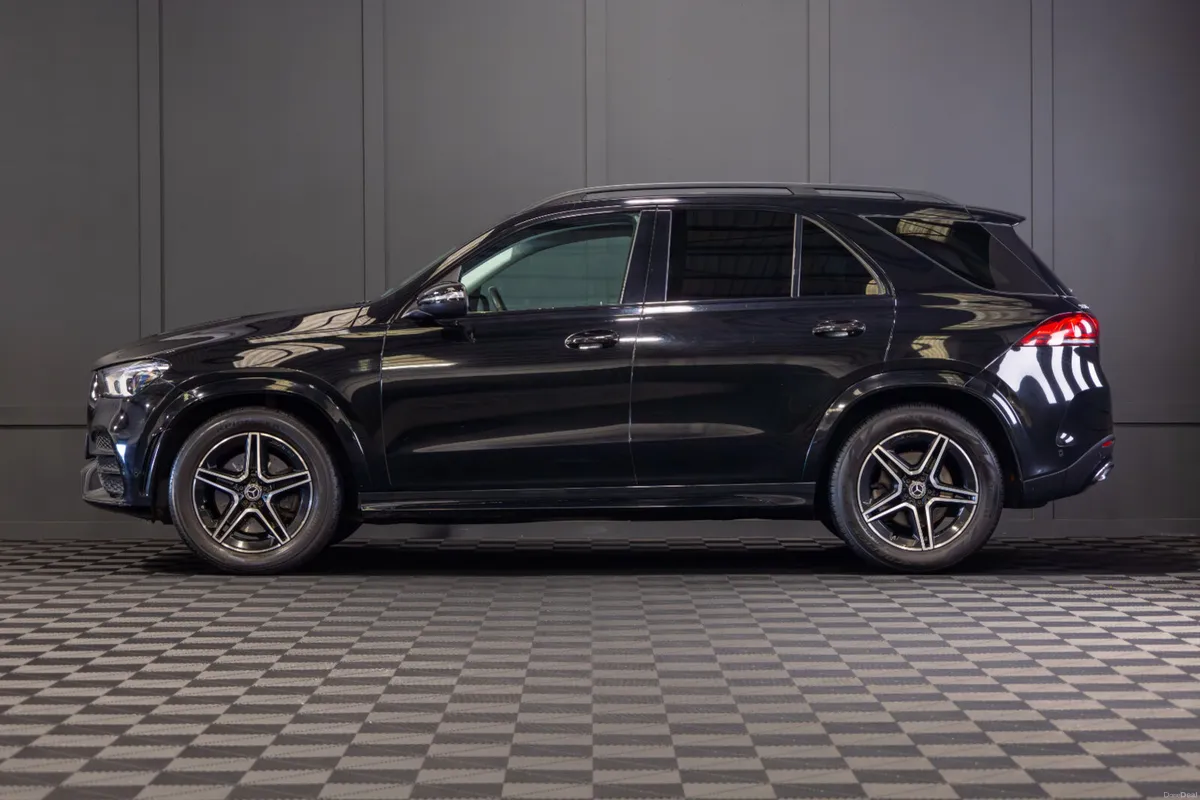2019 Mercedes-Benz GLE 300d 4Matic - Image 3