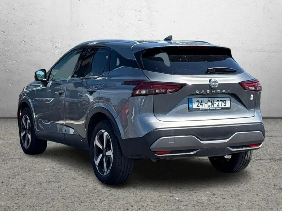 Nissan Qashqai 1.3 PET MILD HYBRID SV PREMIUM - Image 3