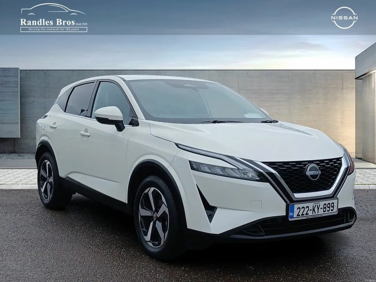 Nissan Qashqai 1.3 PET MILD HYBRID SV PREMIUM CVT - Image 1