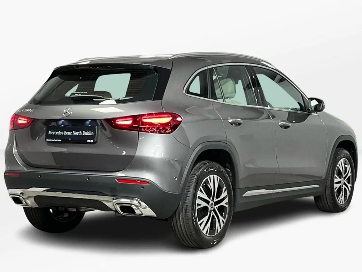 Mercedes-Benz GLA 180d Progressive High spec demo - Image 3