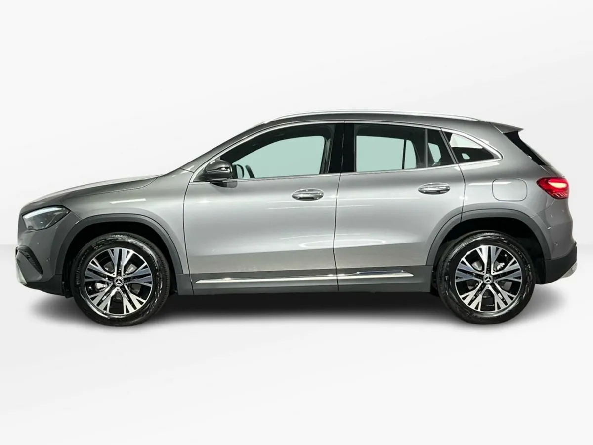Mercedes-Benz GLA 180d Progressive High spec demo - Image 5