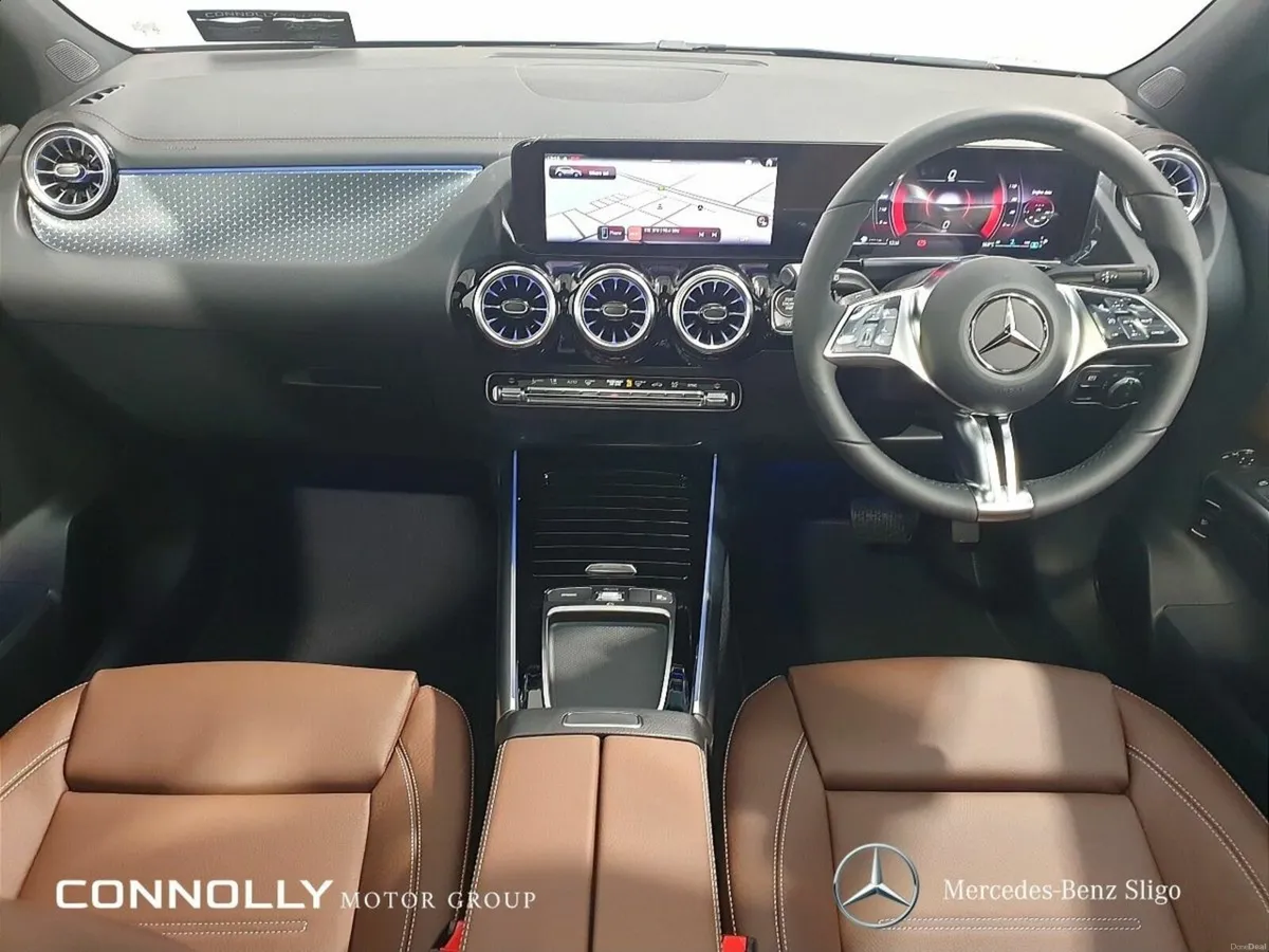 Mercedes-Benz GLA 200d Premium w/ pan roof, 360 ca - Image 4