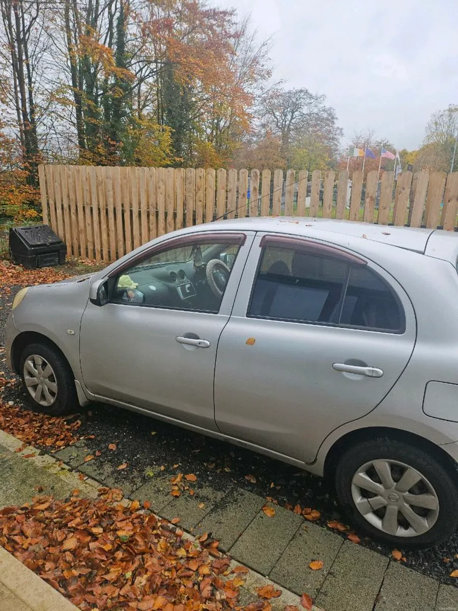 Automatic Nissan March 2011 - Image 2