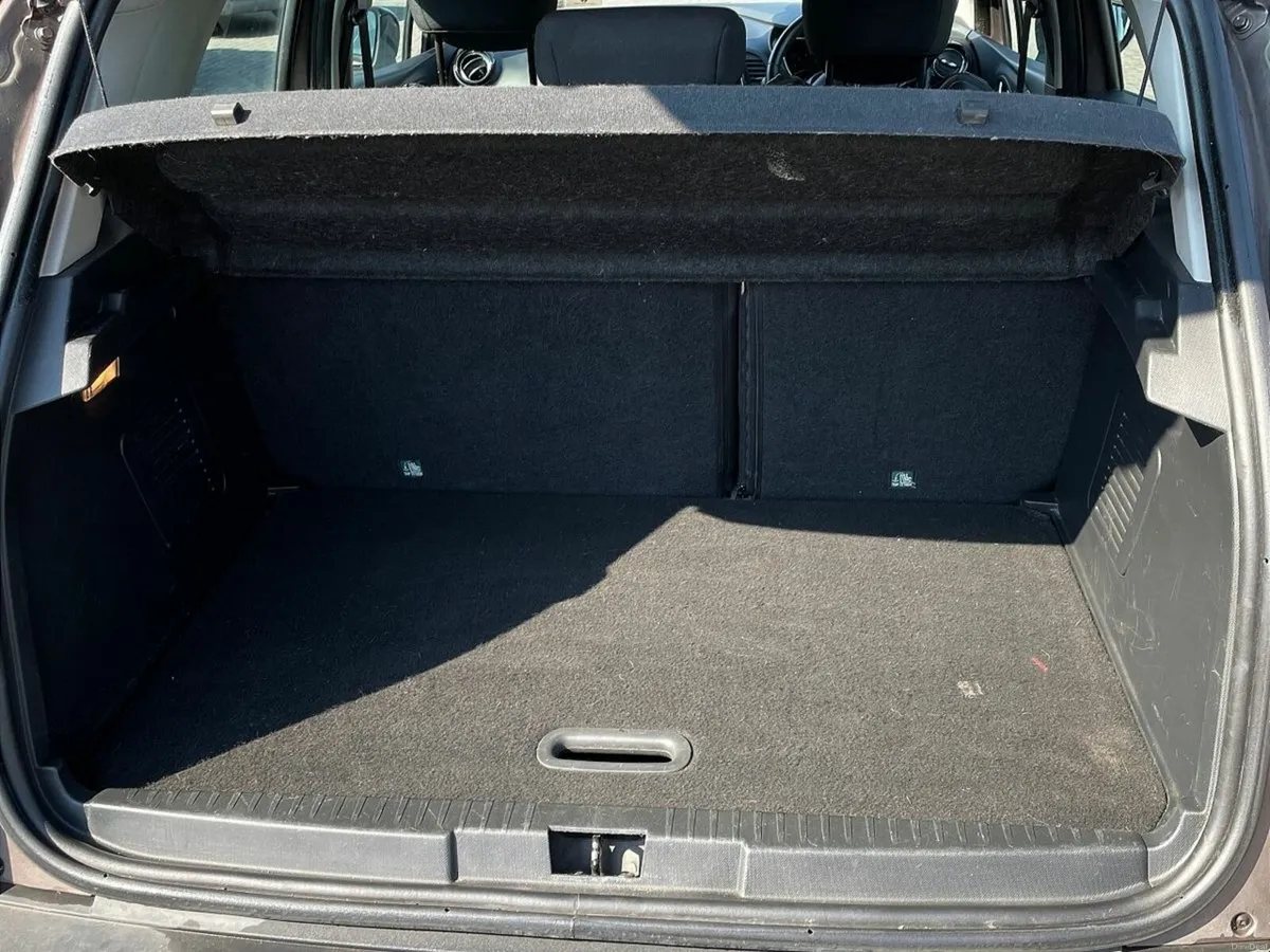 Renault Captur dCi 90 S&S INTENSE - Image 6