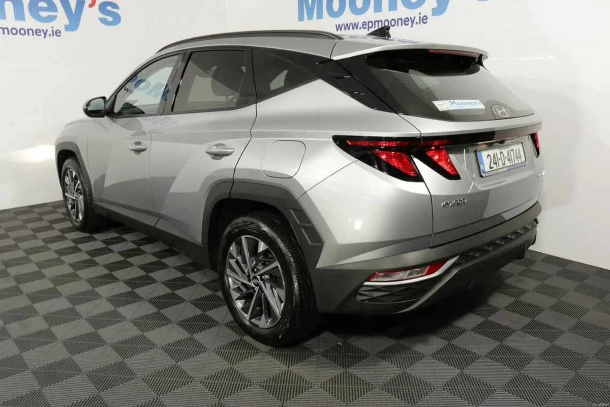 Hyundai Tucson EXECUTIVE 1.6L DIESEL SUV - Image 4