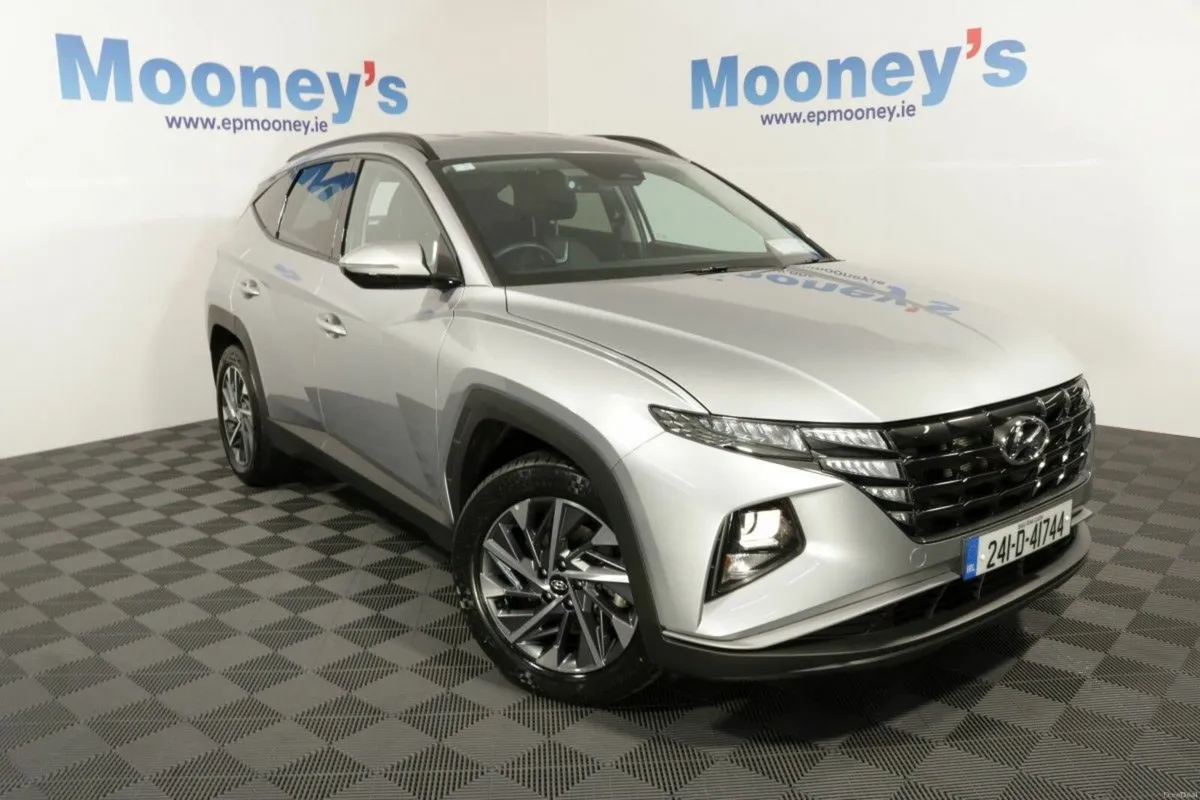 Hyundai Tucson EXECUTIVE 1.6L DIESEL SUV - Image 1