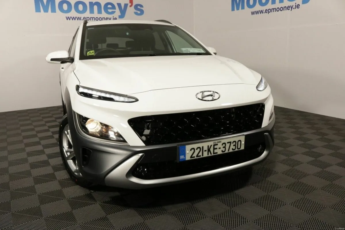 Hyundai KONA EXECUTIVE 1.0L PETROL COMPACT SUV - Image 2