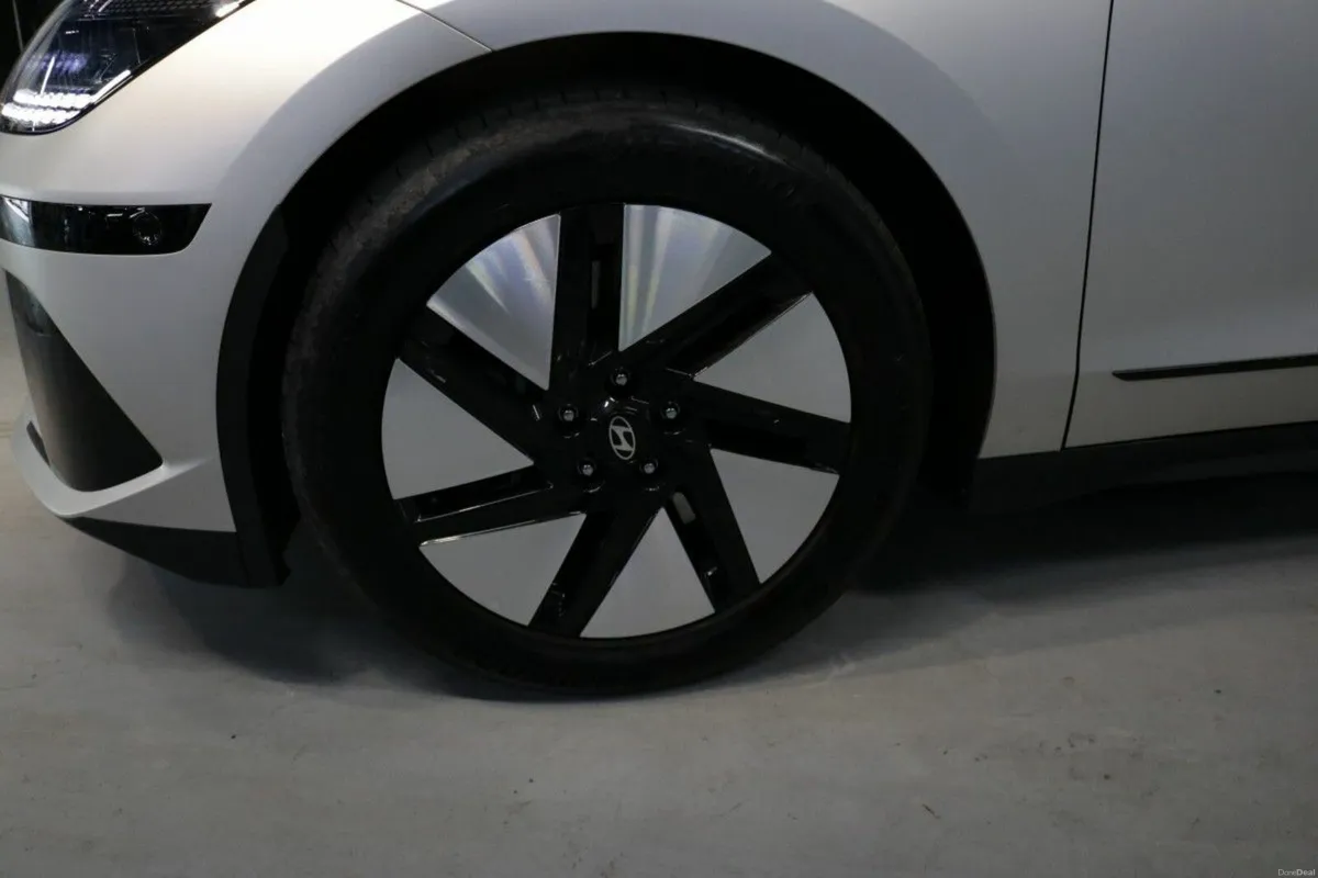Hyundai IONIQ 6 ELEGANCE 77kWh EX DEMO SALOON EV - Image 4