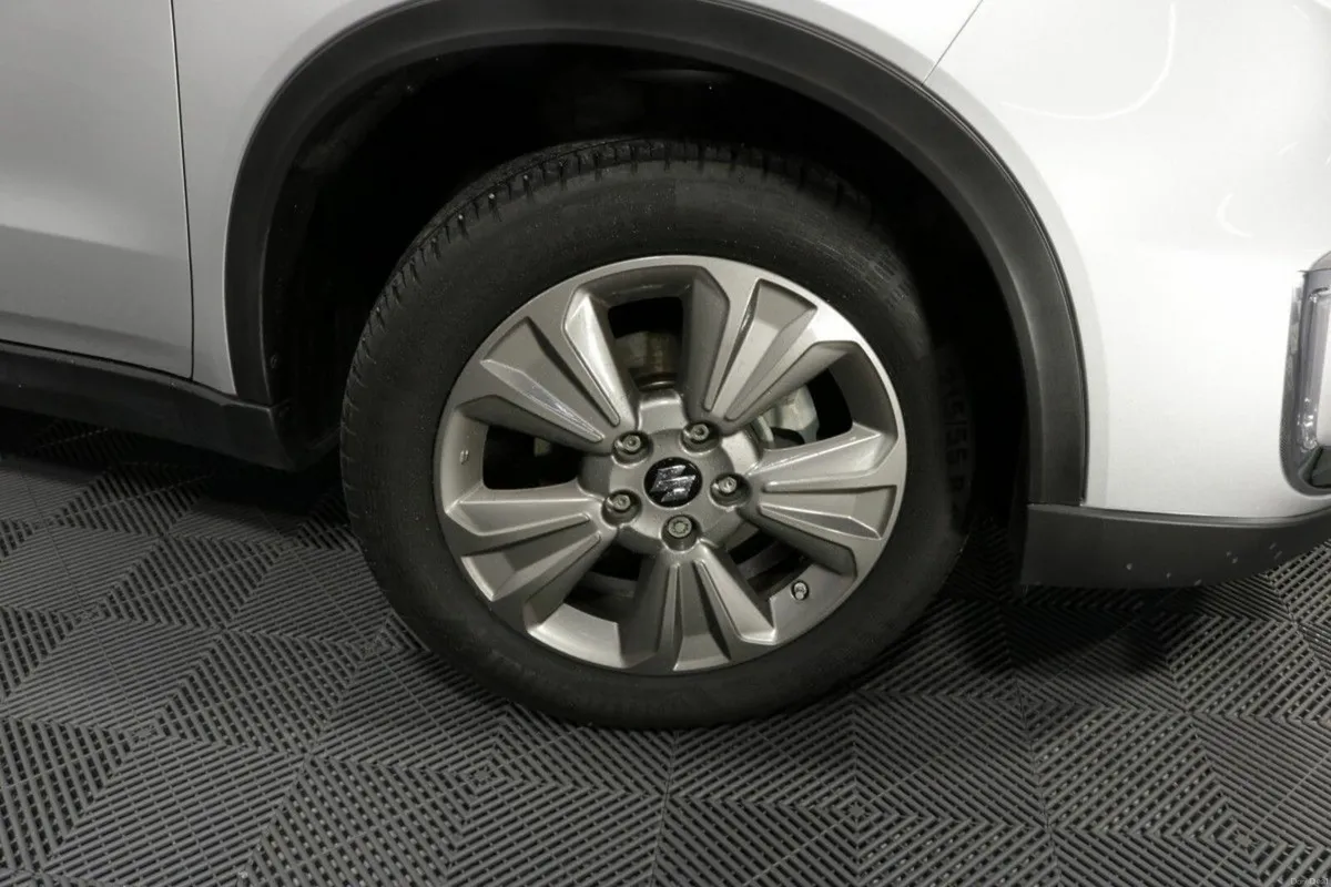 Suzuki Vitara SZ-T HYBRID - LOW MILEAGE - AUTOMATI - Image 4