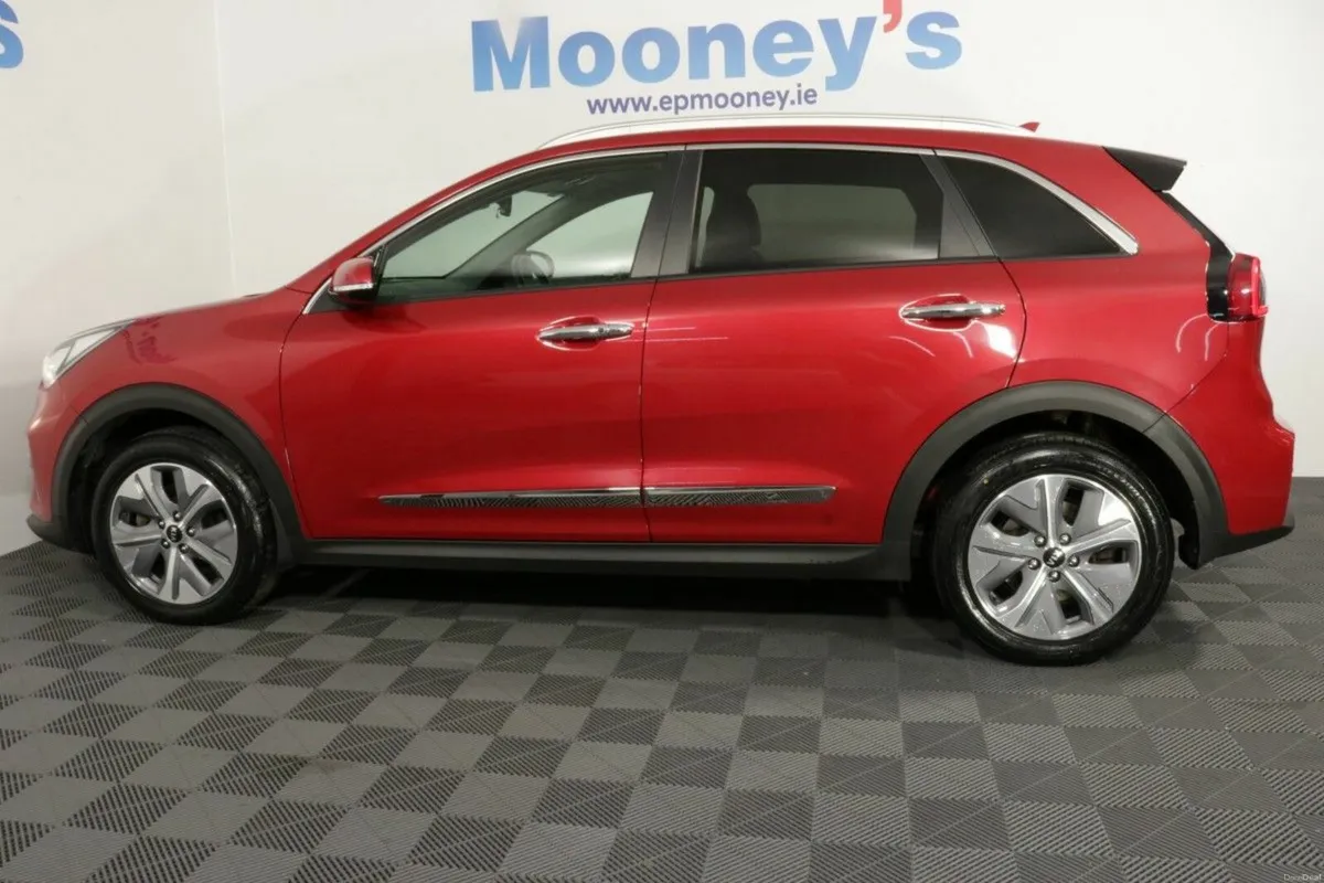 Kia e-Niro EV - HIGH SPEC - 1 PREVIOUS OWNER - Image 6