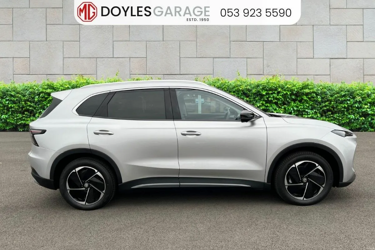 MG S5 EV Exclusive *261 Offers Available! - Image 2