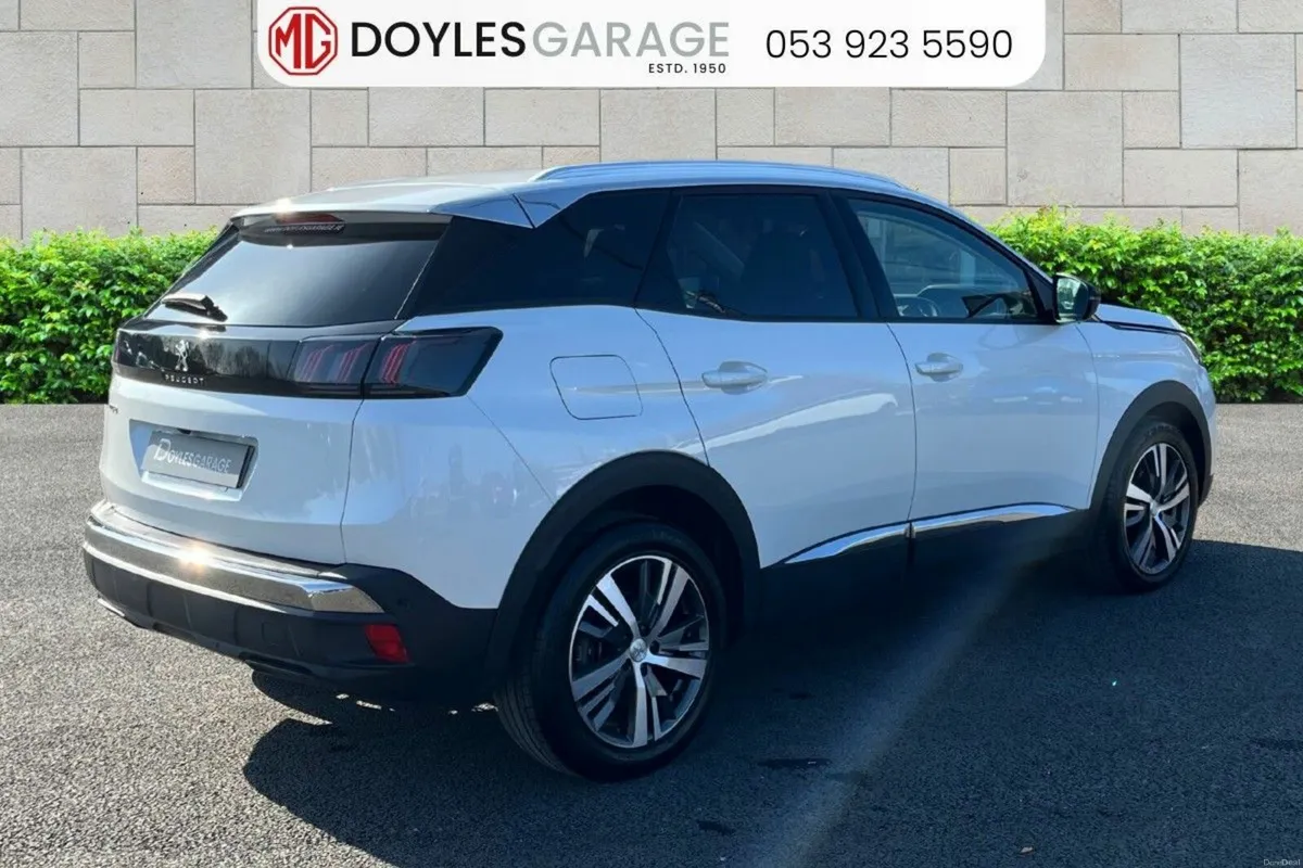 Peugeot 3008 Allure1.5 Blue HDi 130bhp - Image 3