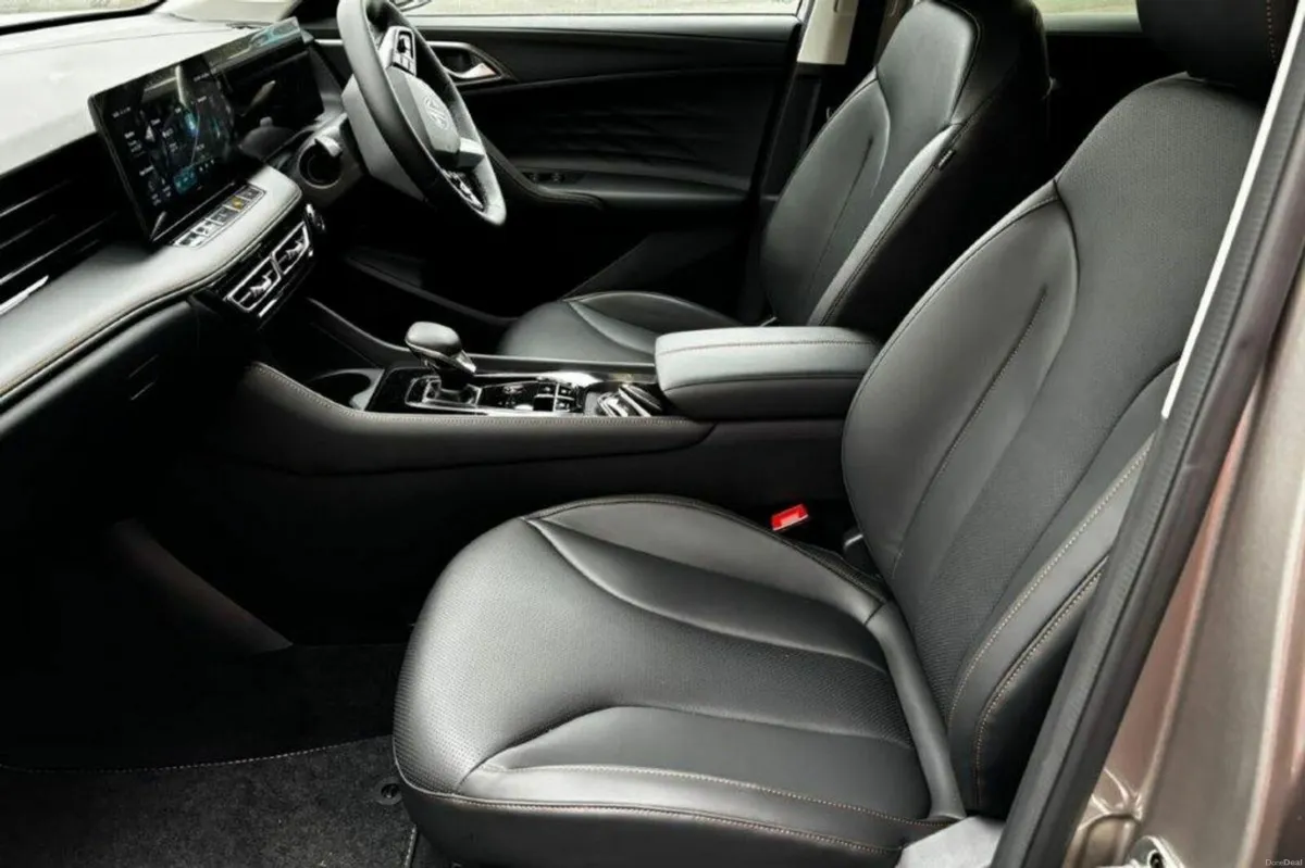 MG HS Exclusive PHEV 0% Finance Available - Image 6