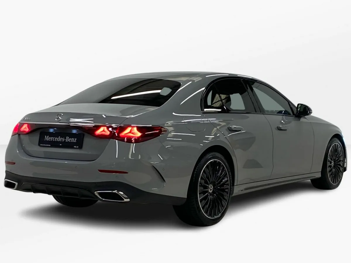 Mercedes-Benz E-Class E 300 e PHEV AMG AUTO, Rever - Image 3