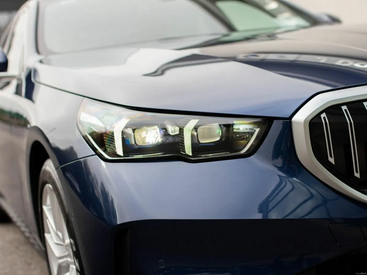BMW i5 eDrive40 Sport Edition - Image 3