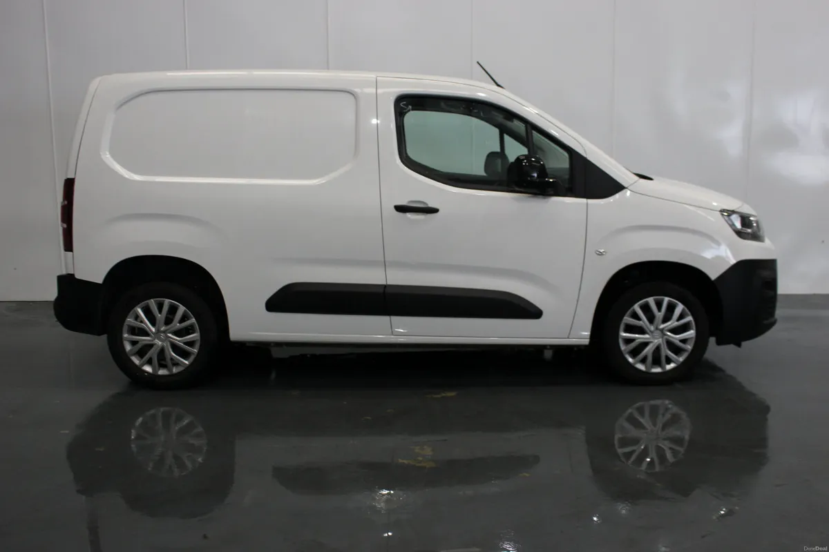 Citroen Berlingo 2022 16950 no Vat New DOE - Image 4