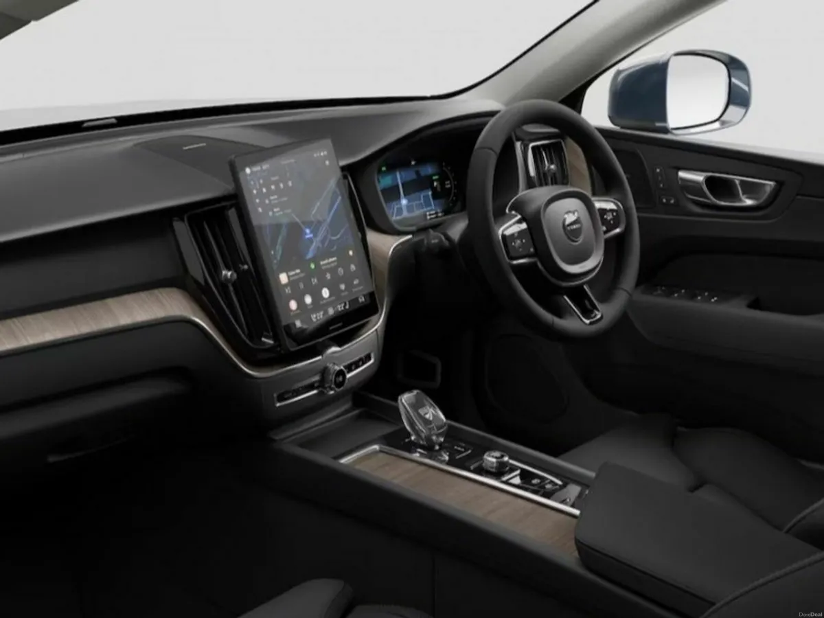 Volvo XC60 T6 PHEV Plus Bright - Image 4