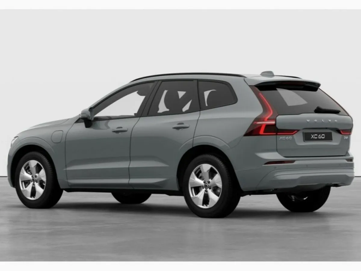 Volvo XC60 T6 PHEV Core - Image 3