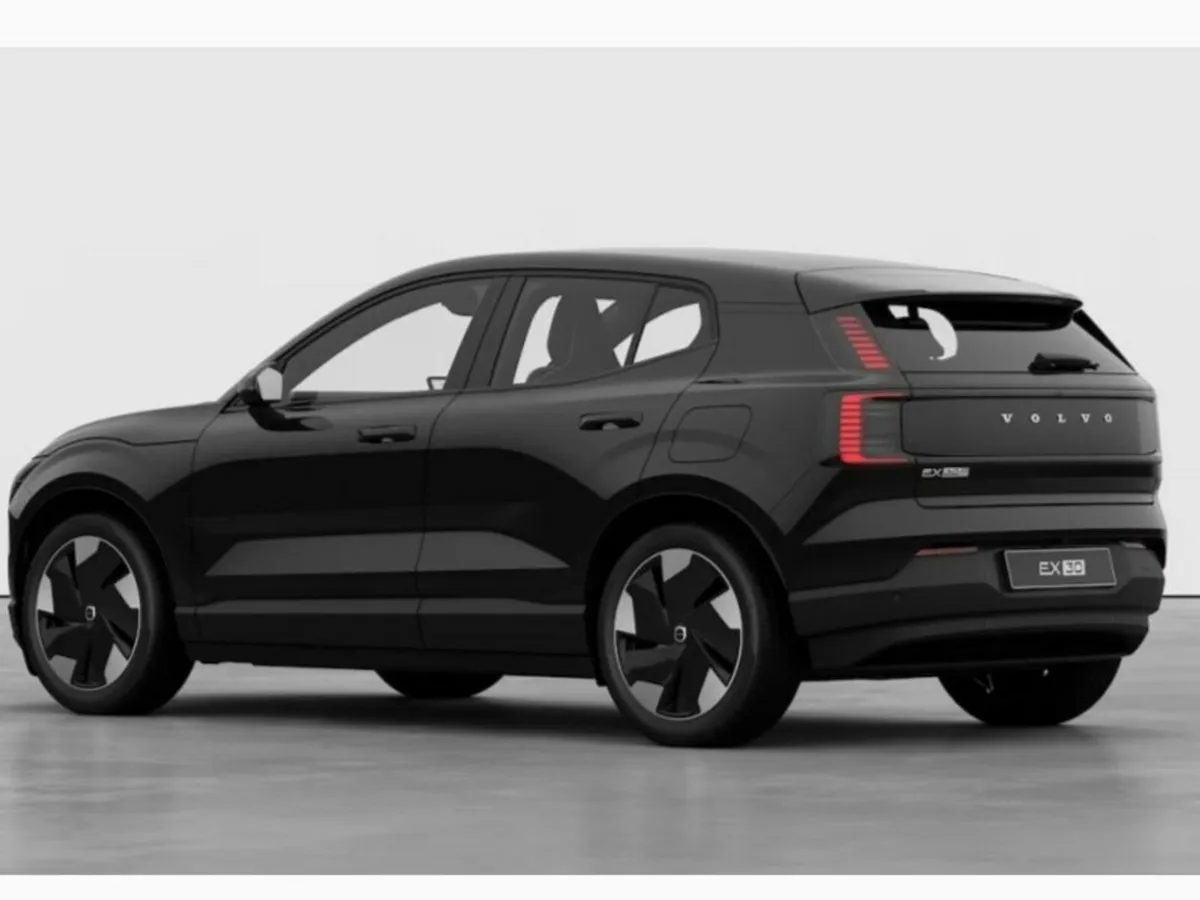 Volvo EX30 Plus Single Motor Extended Range - Image 3