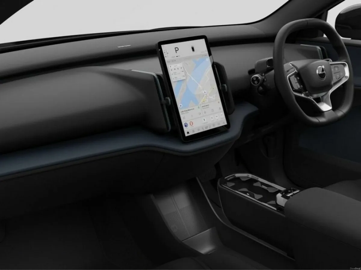 Volvo EX30 Plus Single Motor Extended Range - Image 4