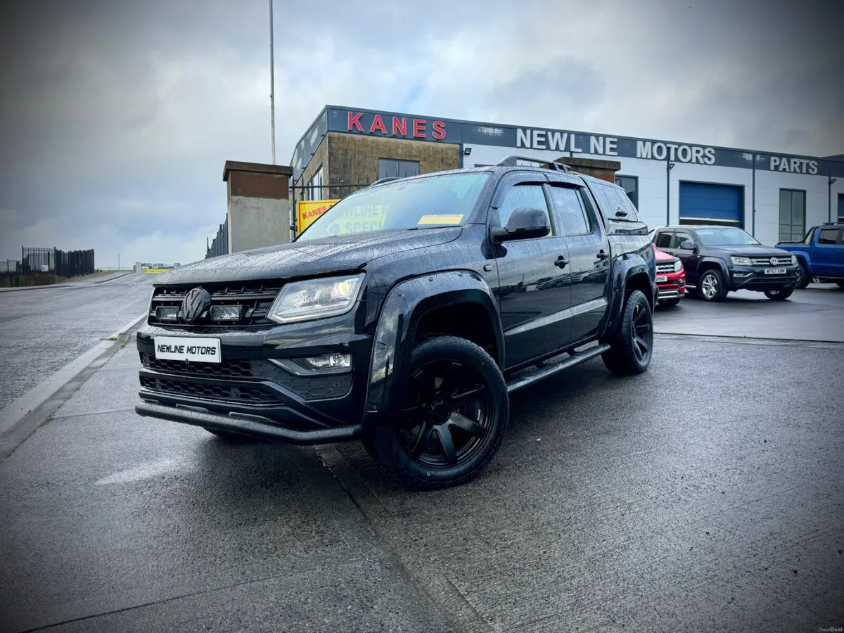 Volkswagen Amarok AVENTURA BLACK EDITION!! 64K MLS - Image 4