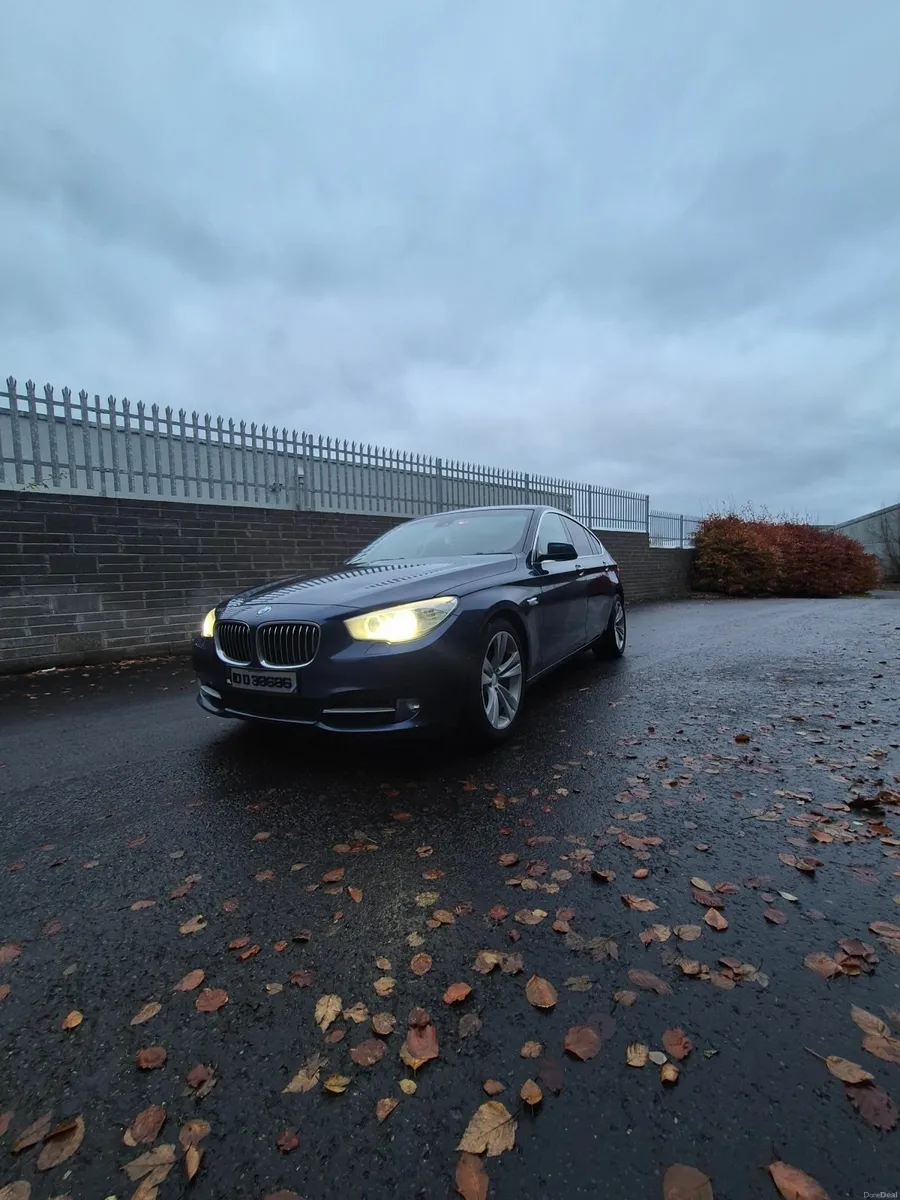 BMW 5-Series 2010 - Image 4