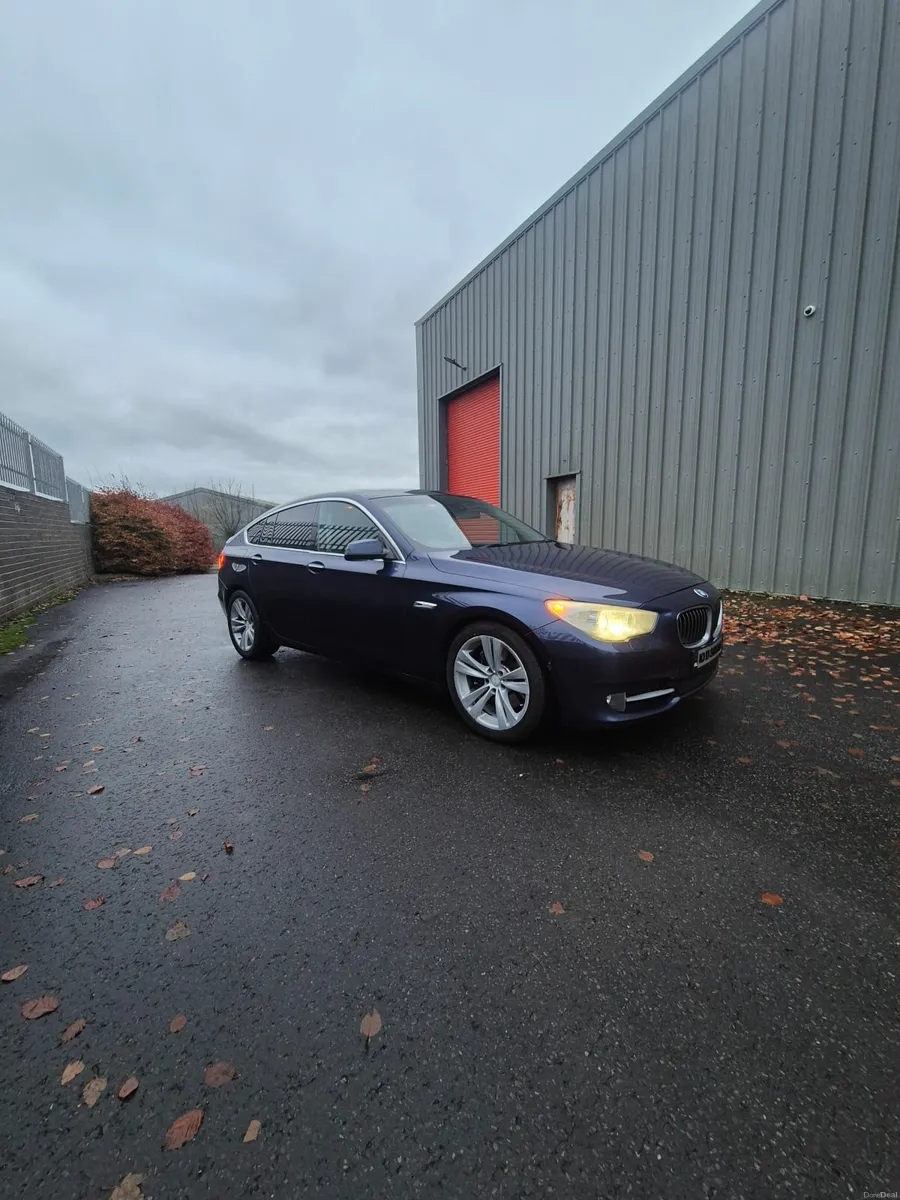 BMW 5-Series 2010 - Image 3