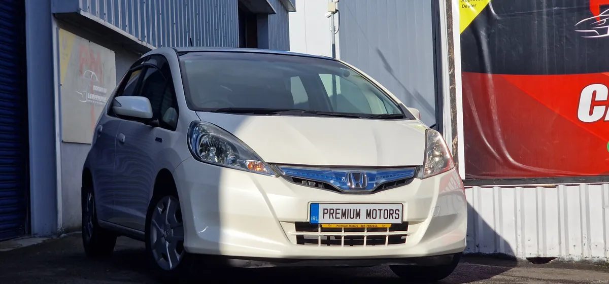 Honda fit Hybrid high spec - Image 2