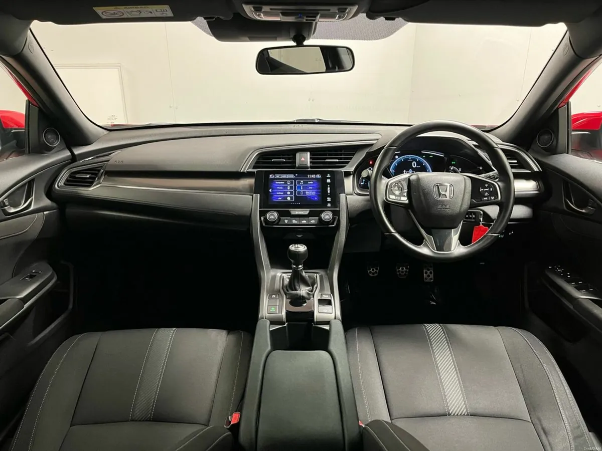 Honda Civic Smart 1.0VTEC Turbo - Reversing Camera - Image 4