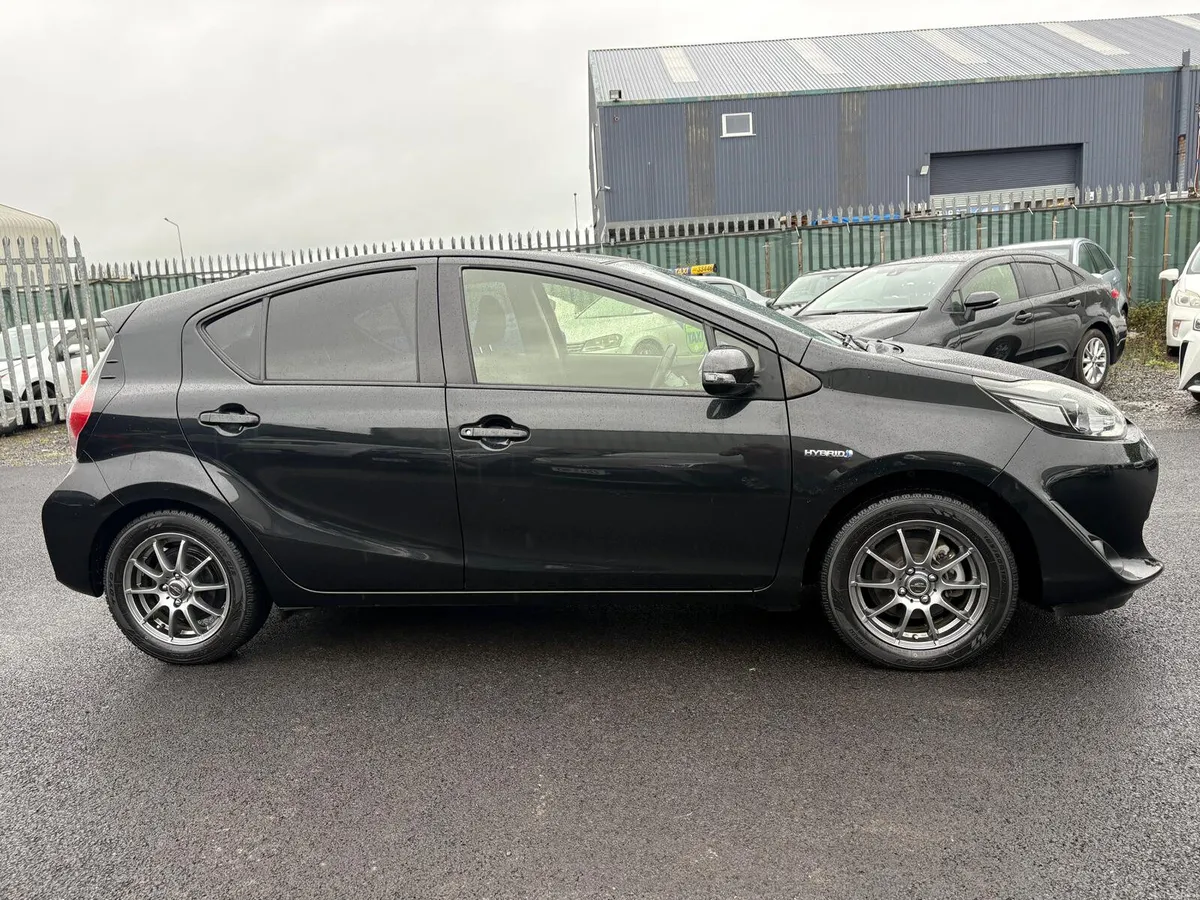 2017 TOYOTA AQUA Self Charge Hybrid Automatic - Image 4