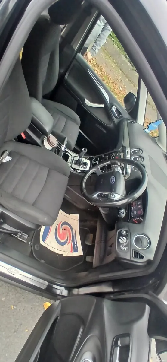 Ford S-Max 2012 - Image 2