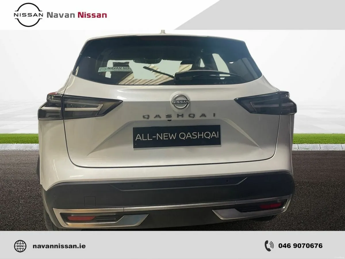 Nissan Qashqai 1.3i MILD HYB SV * MANAGERS SPECIAL - Image 6