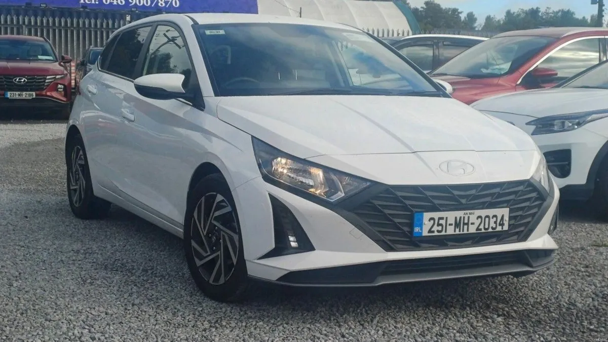 Hyundai i20 Deluxe Plus - Image 1