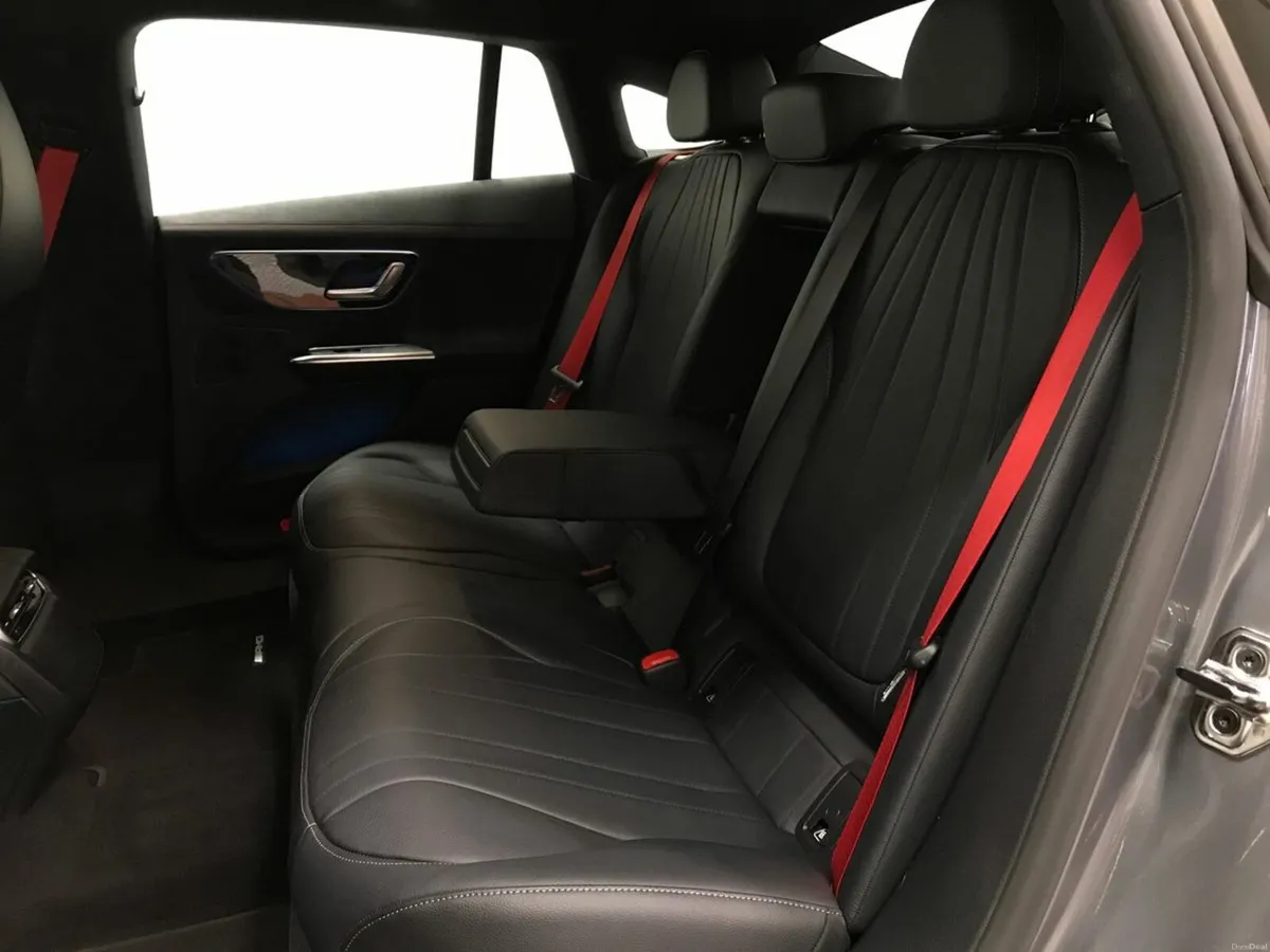 Mercedes-Benz EQE EQE350 4Matic AMG Line 96 kwh - Image 4