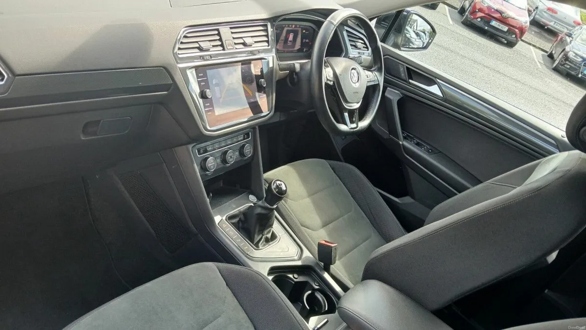 Volkswagen Tiguan Allspace R-Line 2.0 TDI 150HP ** - Image 3